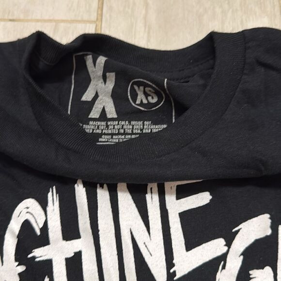 New machine gun Kelly tour tee XS - Picture 3 of 4